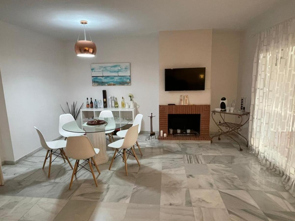 Amazing Apartment For Families Up To 6 Persons Benalmádena Kültér fotó