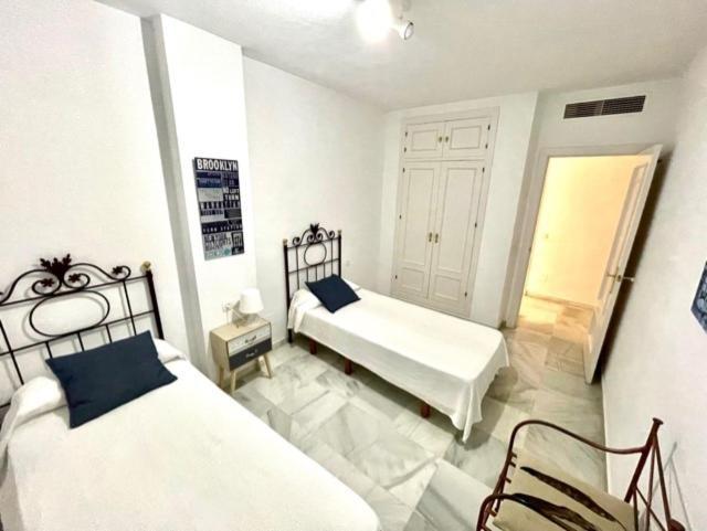 Amazing Apartment For Families Up To 6 Persons Benalmádena Kültér fotó
